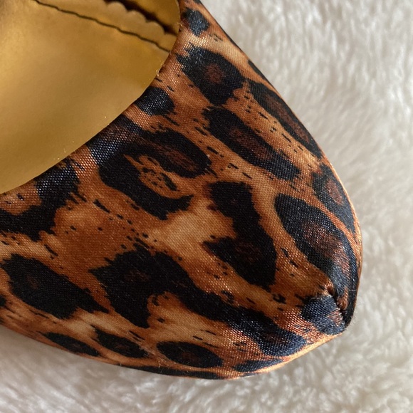 NEW BAMBOO Satin Leopard Print Platform Pumps Size 7 1/2 - Picture 9 of 15